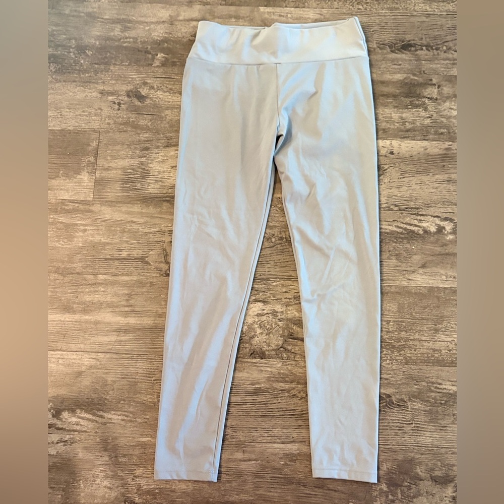 Light Gray High-Waisted Scrunch Butt Leggings